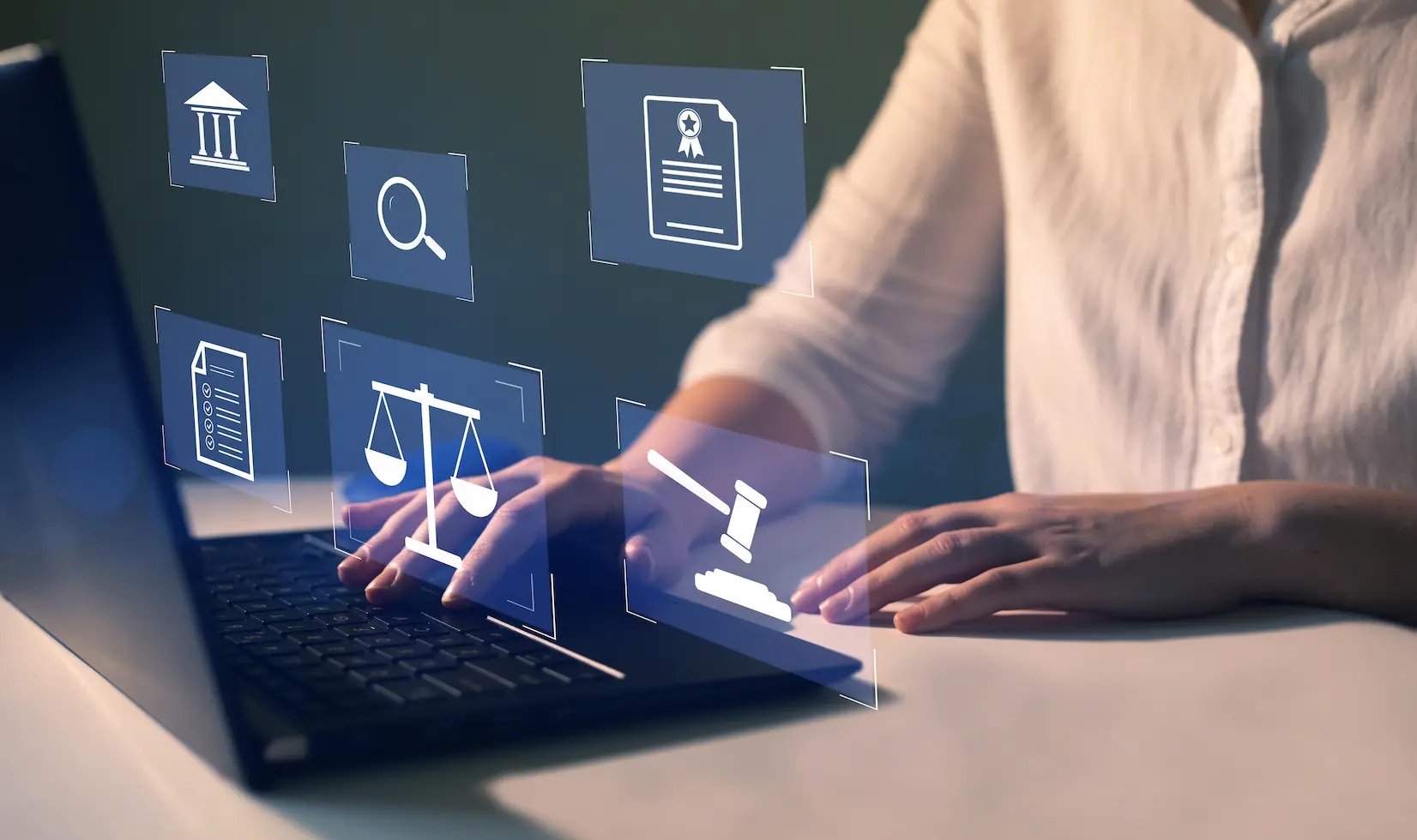 Porady prawne online: kiedy warto skorzystać? Korzyści, ograniczenia i wybór platformy